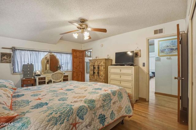 558 E Hemlock Street, Oxnard, CA 93033