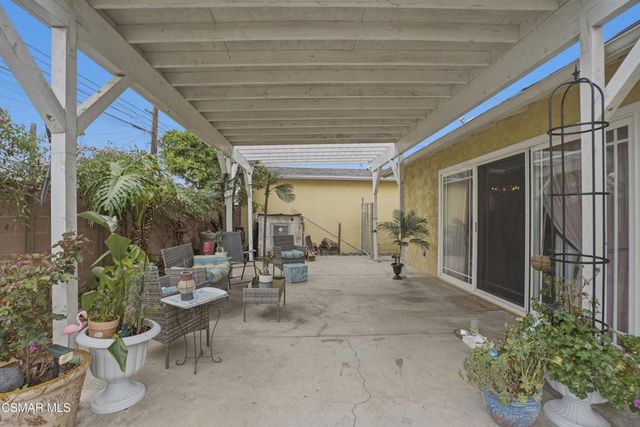 558 E Hemlock Street, Oxnard, CA 93033
