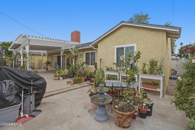 558 E Hemlock Street, Oxnard, CA 93033