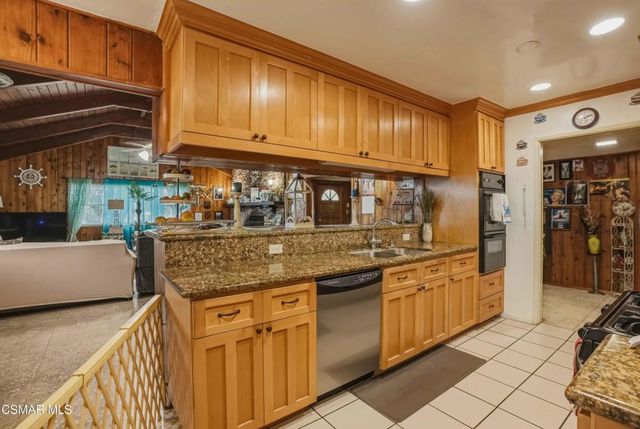 558 E Hemlock Street, Oxnard, CA 93033