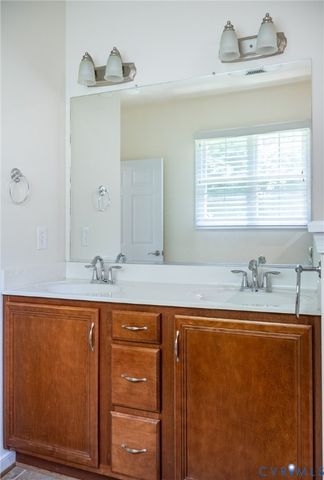 8073 Tippling House Dr, Mechanicsville, VA 23111