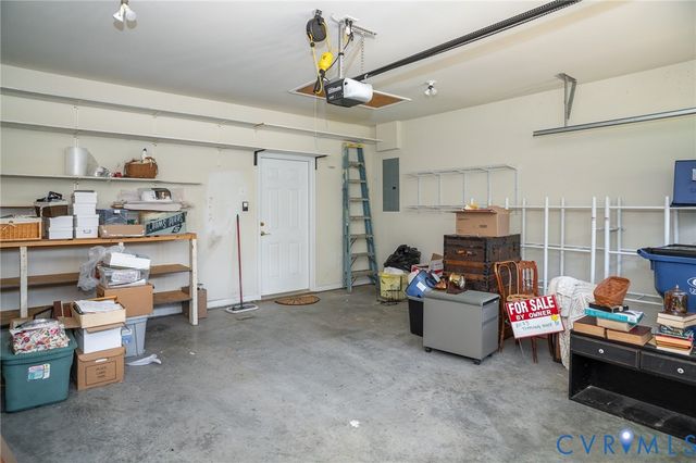 8073 Tippling House Dr, Mechanicsville, VA 23111