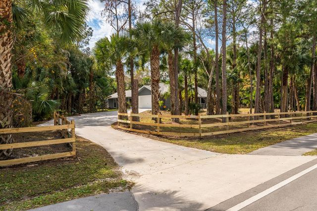 8166 N 155th Place, Palm Beach Gardens, FL 33418
