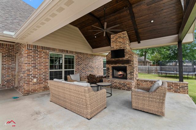 224 Stonegate DR, Carthage, TX 75633