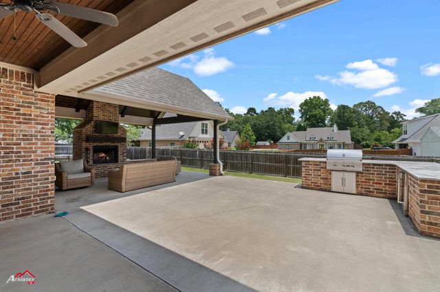 224 Stonegate DR, Carthage, TX 75633