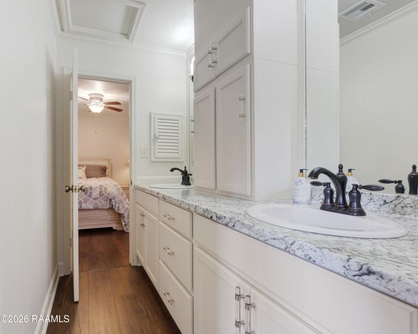 13 Heatherstone Drive, Lafayette, LA 70508