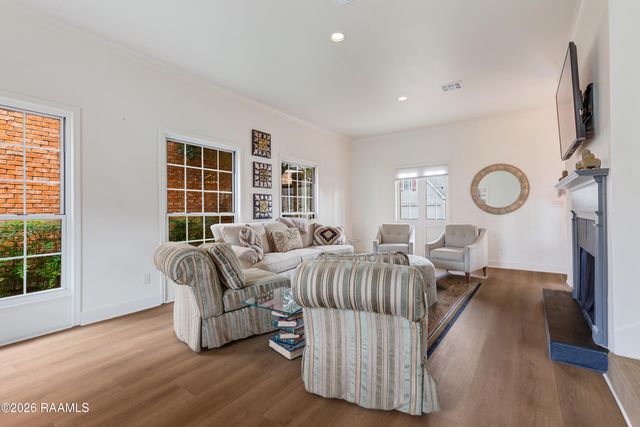 13 Heatherstone Drive, Lafayette, LA 70508