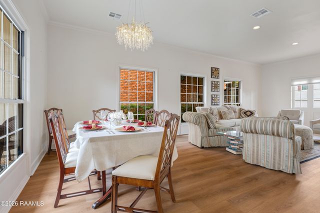 13 Heatherstone Drive, Lafayette, LA 70508