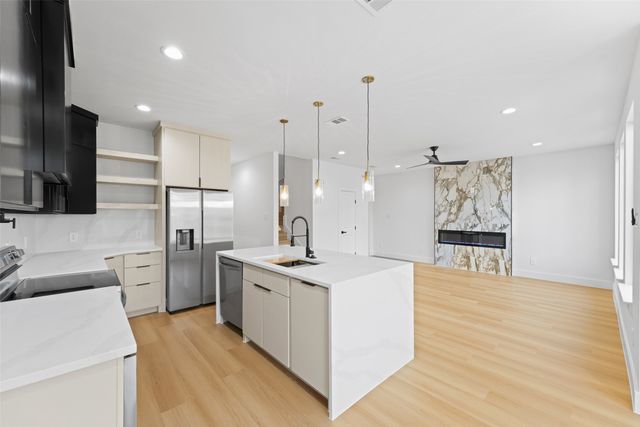 131 Lakeshore Lane, Glenn Heights, TX 75154