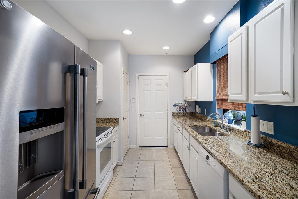 Image 4 of property listing at 7258 HAMILTON ROAD, Bradenton, FL 34209