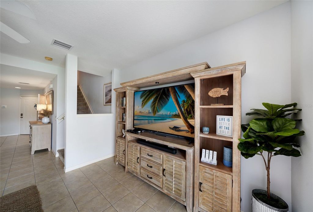 Image 8 of property listing at 7258 HAMILTON ROAD, Bradenton, FL 34209