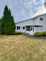 2350 Carnation Drive 4, Crest Hill, IL 60403