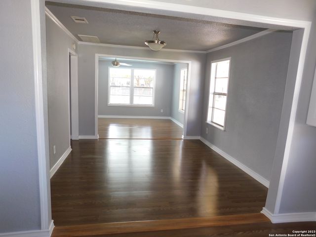 417 E HUFF AVE, San Antonio, TX 78214