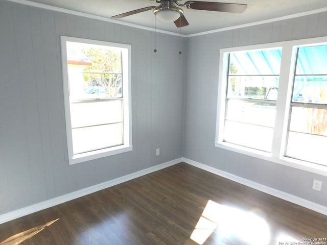 417 E HUFF AVE, San Antonio, TX 78214