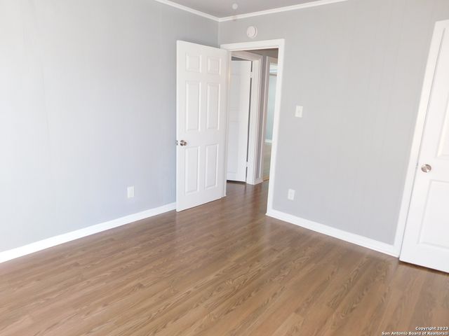 417 E HUFF AVE, San Antonio, TX 78214