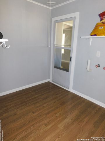 417 E HUFF AVE, San Antonio, TX 78214