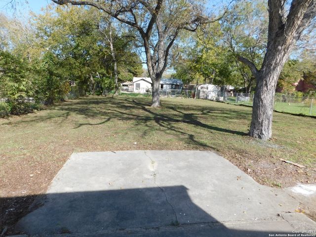 417 E HUFF AVE, San Antonio, TX 78214