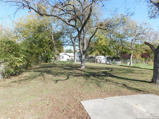 417 E HUFF AVE, San Antonio, TX 78214