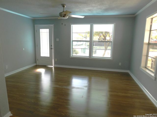 417 E HUFF AVE, San Antonio, TX 78214