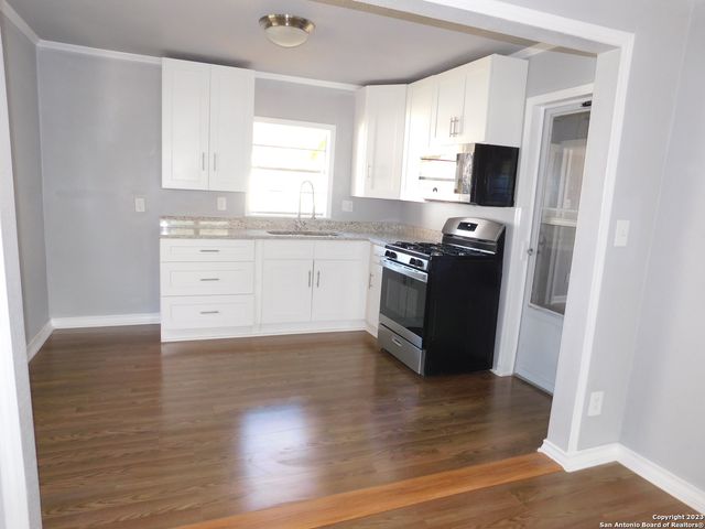 417 E HUFF AVE, San Antonio, TX 78214