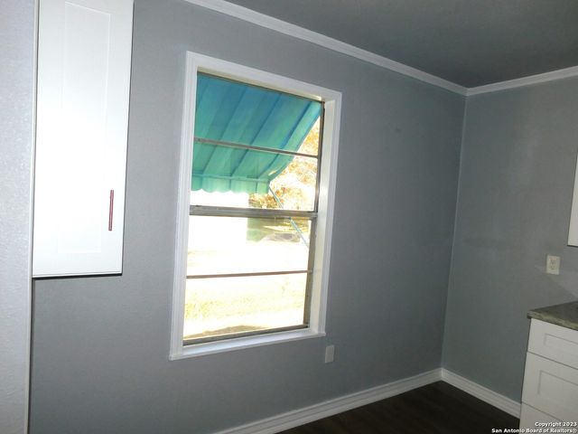 417 E HUFF AVE, San Antonio, TX 78214