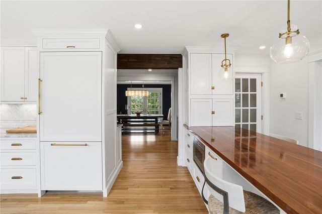 2269 East Main Road, Portsmouth, RI 02871