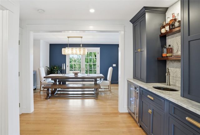 2269 East Main Road, Portsmouth, RI 02871