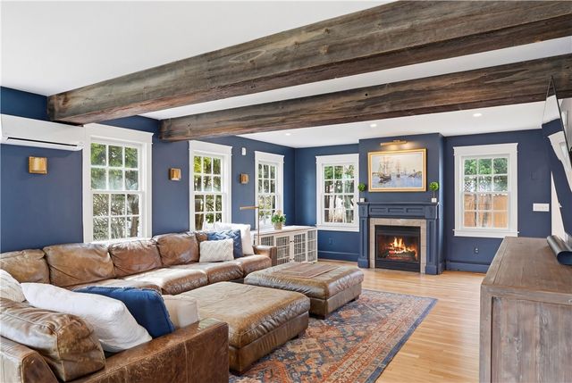 2269 East Main Road, Portsmouth, RI 02871