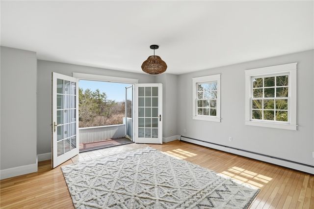 2269 East Main Road, Portsmouth, RI 02871