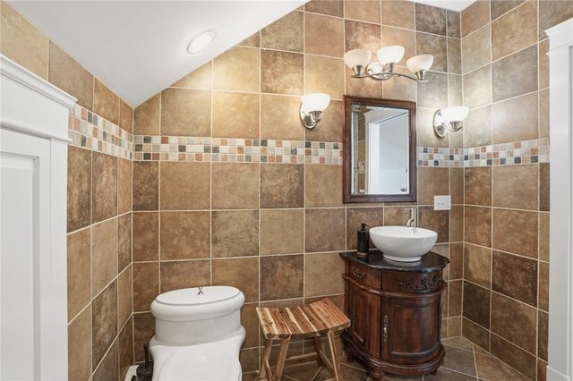 2269 East Main Road, Portsmouth, RI 02871