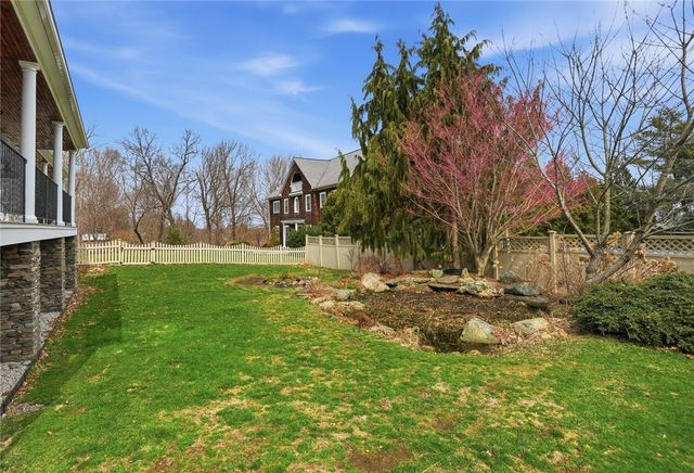 2269 East Main Road, Portsmouth, RI 02871