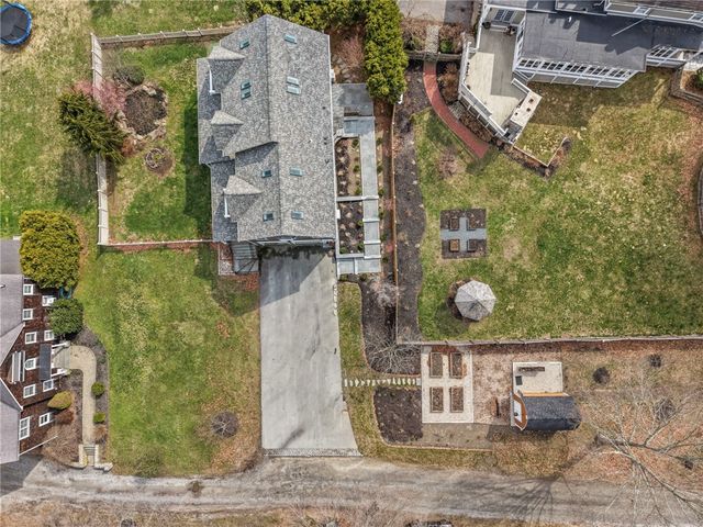 2269 East Main Road, Portsmouth, RI 02871