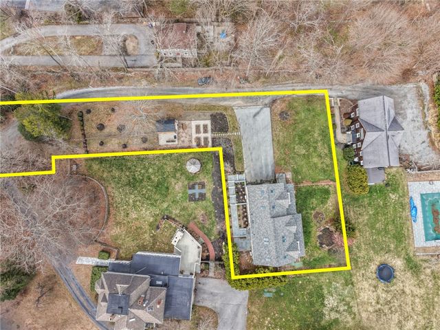 2269 East Main Road, Portsmouth, RI 02871