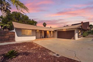 206 Los Reyes Dr, San Diego, CA 92114