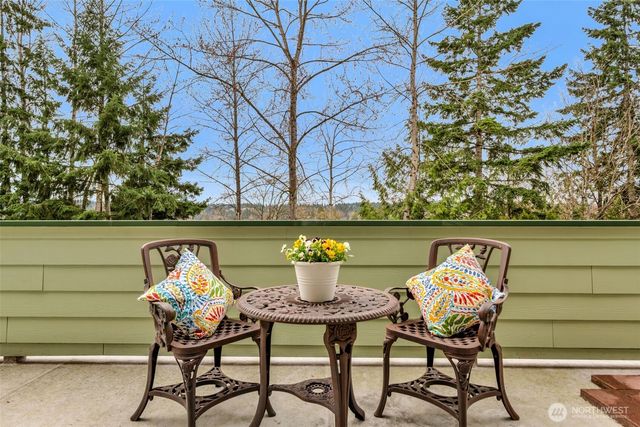 10518 157th Avenue NE, Redmond, WA 98052