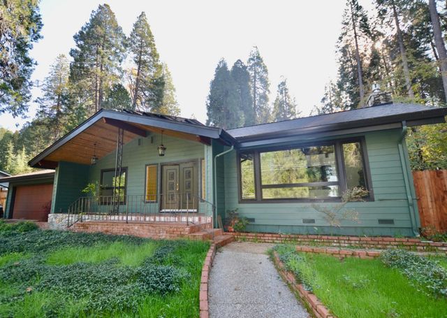 12649 Mayflower Dr, Nevada City, CA 95959