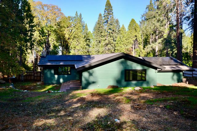 12649 Mayflower Dr, Nevada City, CA 95959
