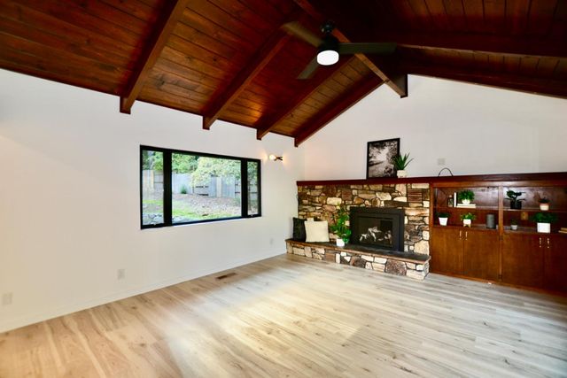 12649 Mayflower Dr, Nevada City, CA 95959