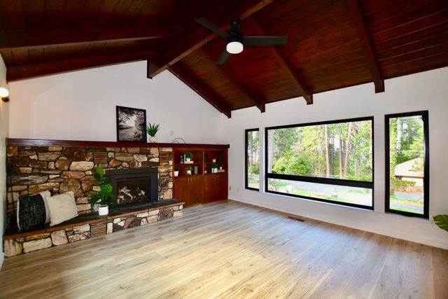 12649 Mayflower Dr, Nevada City, CA 95959