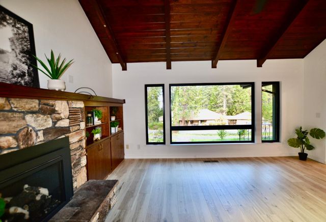 12649 Mayflower Dr, Nevada City, CA 95959