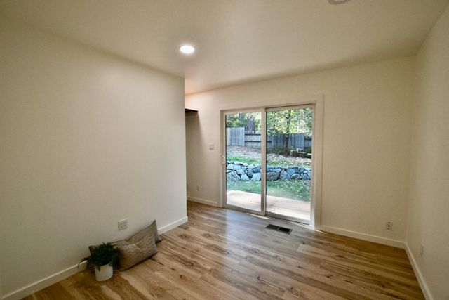 12649 Mayflower Dr, Nevada City, CA 95959