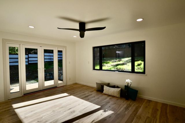 12649 Mayflower Dr, Nevada City, CA 95959