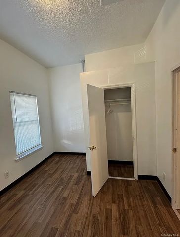 513 Chestnut Street, Brooklyn, NY 11208