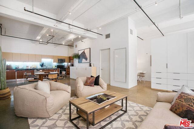 738 S Los Angeles Street 305, Los Angeles, CA 90014