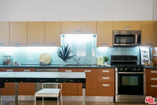738 S Los Angeles Street 305, Los Angeles, CA 90014