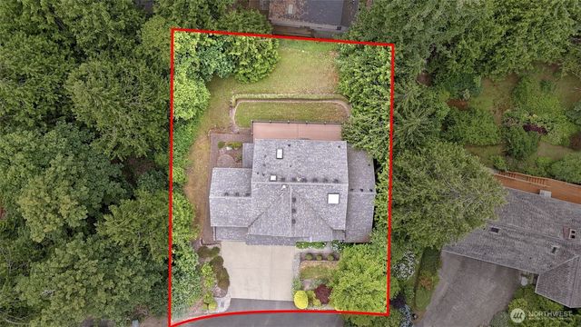 451 211th Avenue NE, Sammamish, WA 98074