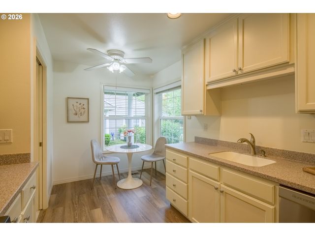 15639 Nw CLUBHOUSE Dr, Portland, OR 97229