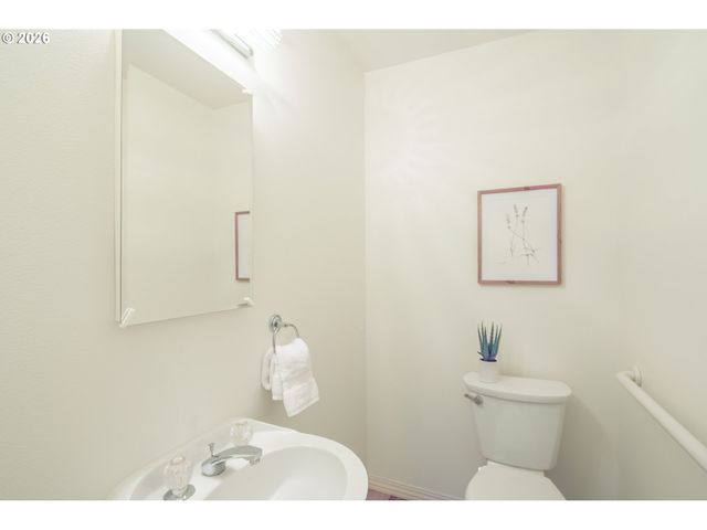 15639 Nw CLUBHOUSE Dr, Portland, OR 97229