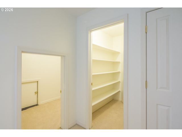 15639 Nw CLUBHOUSE Dr, Portland, OR 97229