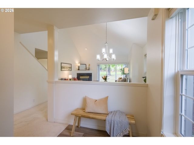 15639 Nw CLUBHOUSE Dr, Portland, OR 97229
